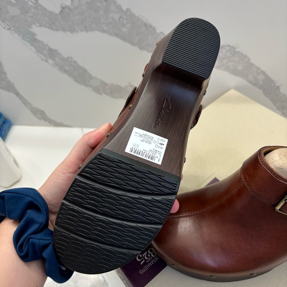 Clarks Ledella York Mules Heeled Tan Leather Slip On Women's Size 10 M - Picture 5 of 7